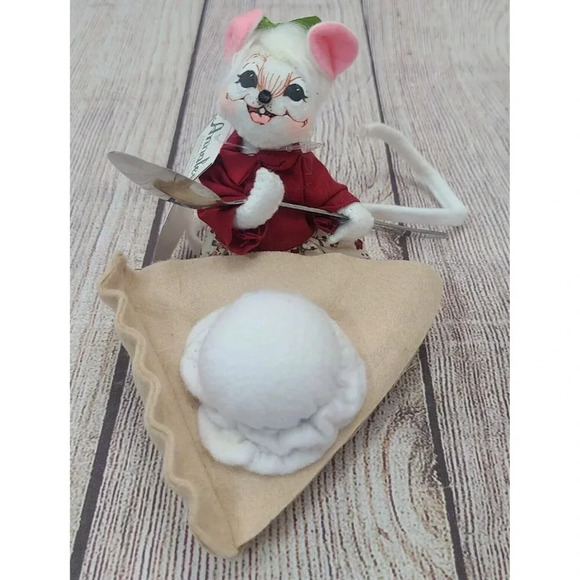 Annalee Dolls Felt Pie A La Mode Mouse Figure Spoon White Beige Red 5" 2012 New - Picture 1 of 9